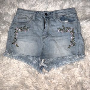 Floral Detailed Shorts